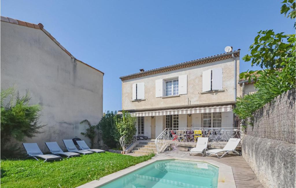 Maison de vacances Amazing home in Tulette with 4 Bedrooms, WiFi and Outdoor swimming pool , 26790 Tulette