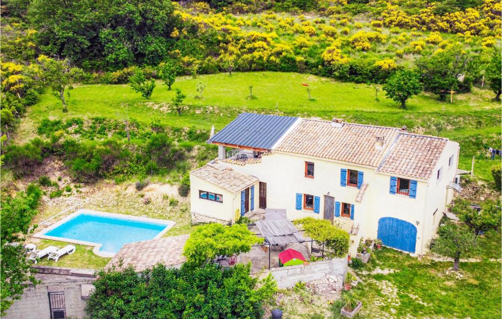 Maison de vacances Amazing home in Valras with 4 Bedrooms, WiFi and Outdoor swimming pool , 84600 Valréas
