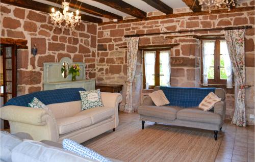 Maison de vacances Amazing home in Villac with 4 Bedrooms and WiFi  Villac