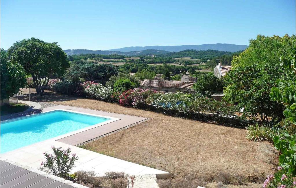 Maison de vacances Amazing home in Villars with Outdoor swimming pool, WiFi and 3 Bedrooms , 84400 Villars