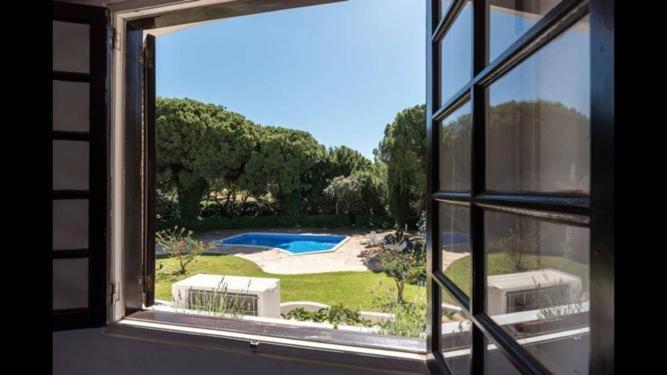 Maison de vacances Amazing house in Albufeira - Beach, Swimming Pool and Tennis Courts Rua Doutor Roberto Roquette, 8200-594 Albufeira