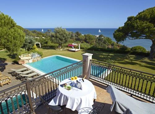 Amazing Portuguese Villa Bicos 6 Bedrooms Stunning Position on the Cliffs above a Beach Albufeira Albufeira portugal