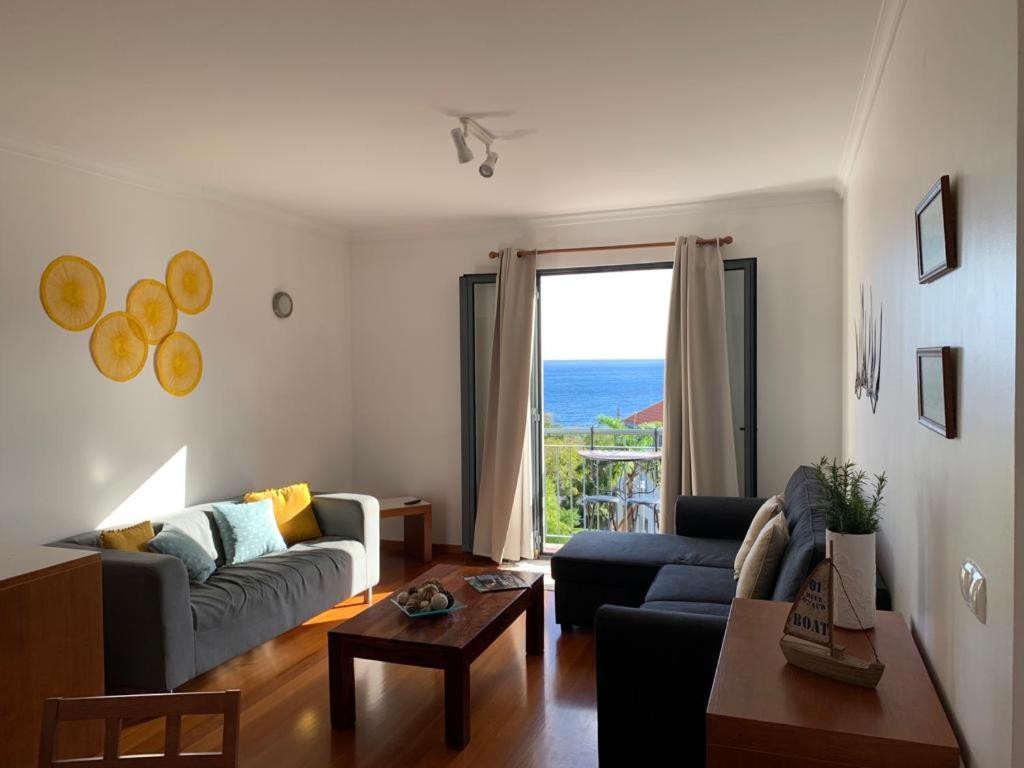 Appartement Amazing SEA LIGHT Apartment, close to the beach. Rua da Calçada, 9100-105 Santa Cruz