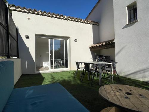 Ambiance Provence La Fare-les-Oliviers france