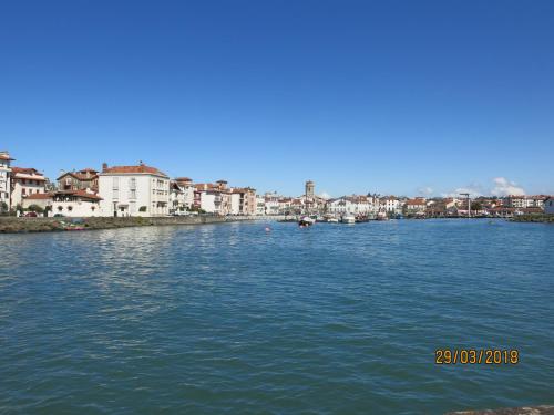 Appartement Anchochury Rez-de-chaussée 43 Quai Maurice Ravel Ciboure