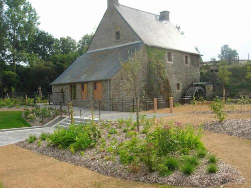 Maison de vacances ancien moulin à eau entièrement rénové Poulloguer Prat