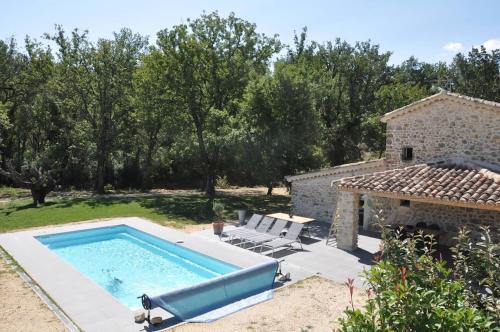 Ancien moulin restauré avec piscine chauffée, spa. Saint-Sauveur-de-Cruzières france