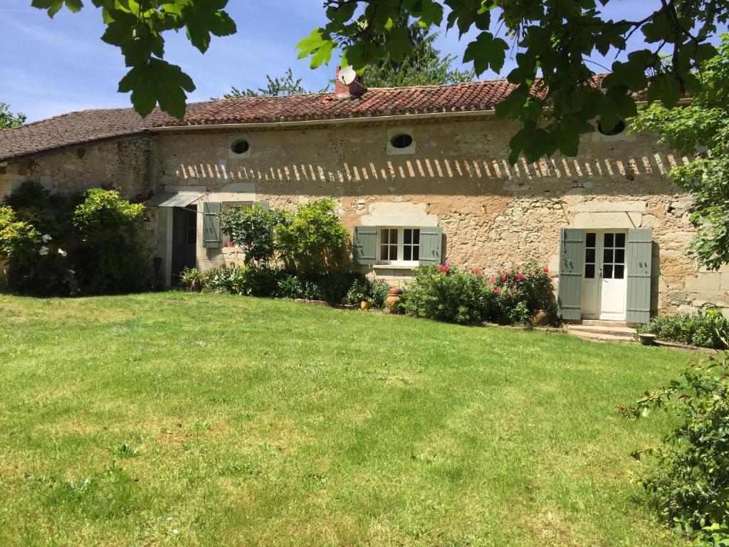 Maison de vacances Ancienne ferme Périgourdine 54 Route du Chambon, 24430 Andrivaux