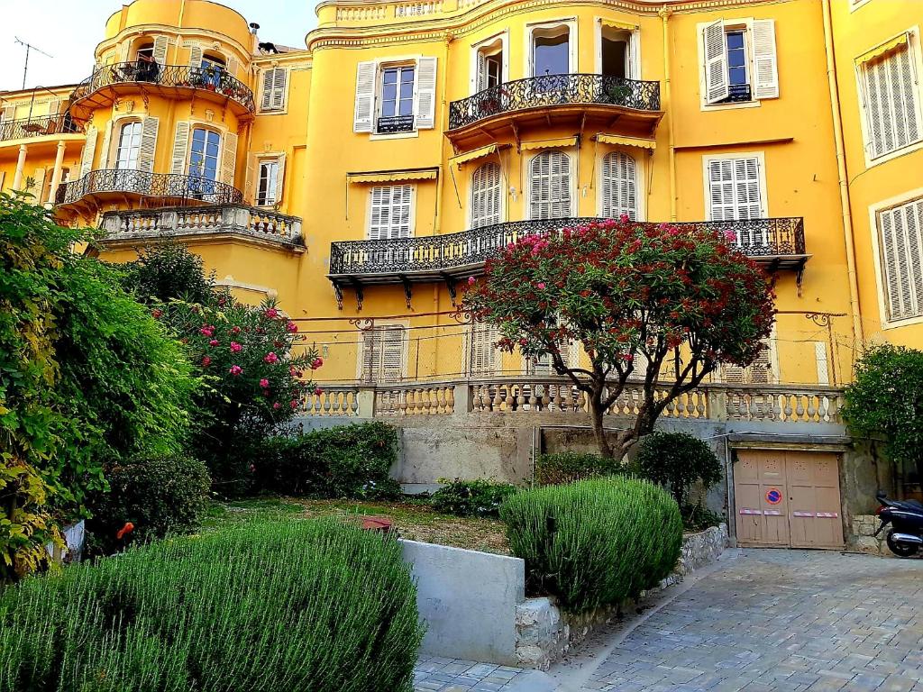 Appartement Ancient Italian Palace 4 Montée Carabacel, 06000 Nice