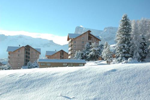 ANCOLIE 23 Les Chalets de Super D Le Dévoluy france