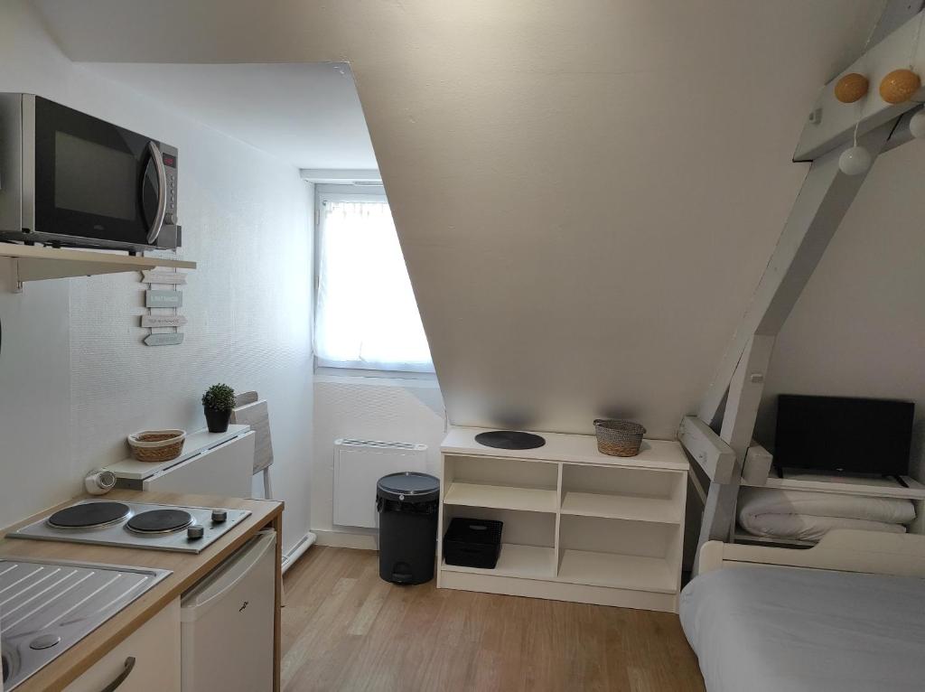 Appartement ANGERS Studio idéalement situé : 2m Gare, 4m Centre ville 7 Rue des Docteurs M et J Canonne, 49100 Angers