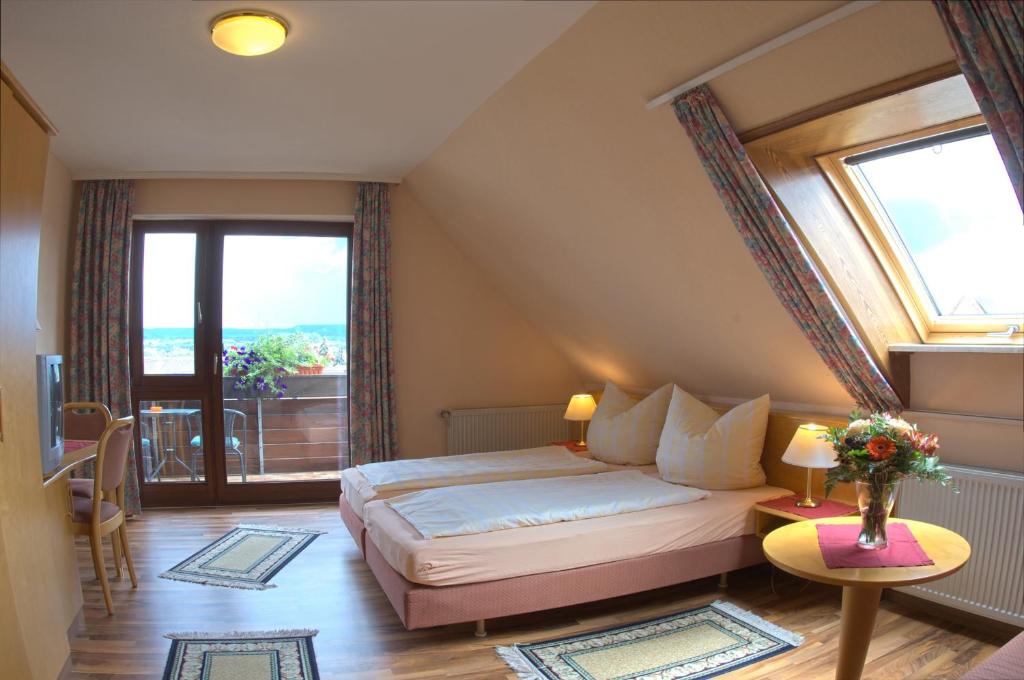 Hôtel Annas Gästehaus Pautzfelder Straße 36, 91352 Hallerndorf