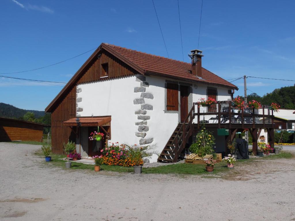 Chalet Annexe de ferme cosy à 15 min de Gérardmer,Ventron et La Bresse 45 Grande Rue, 88290 Thiéfosse