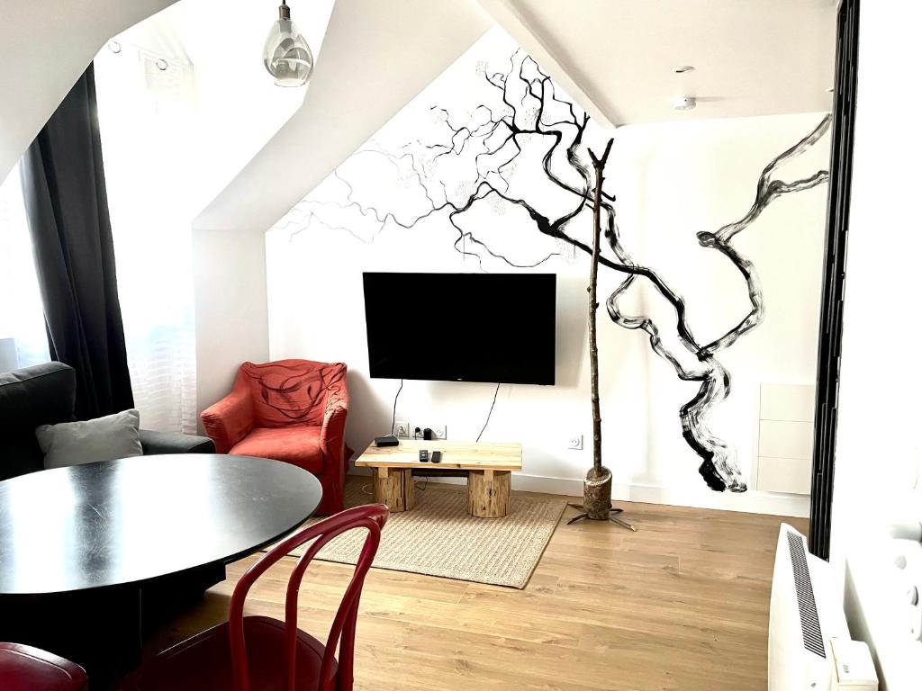 Appartement AP302 Lagny sur Marne ,Centre Ville, 15 min à Disneyland en voiture, 30 min a Paris en Voiture 10 Rue du Chemin de Fer, 77400 Lagny-sur-Marne