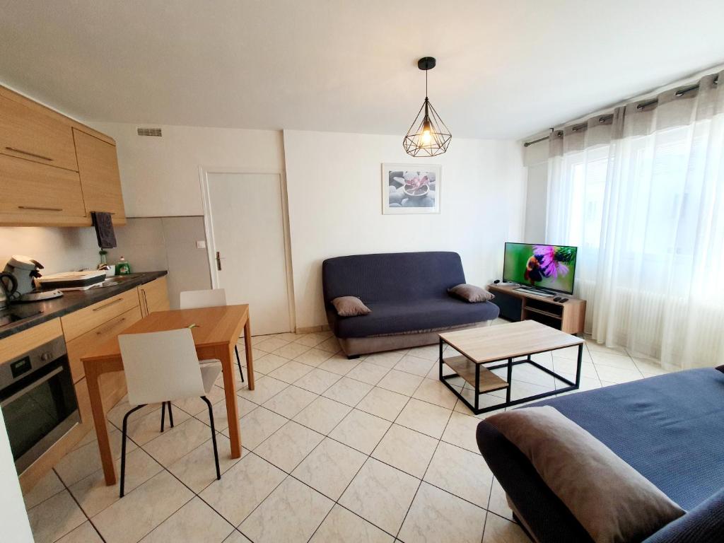 Appartement Apart 5 personnes, 1min Gare d'Annemasse, Genève 5km 4 Rue du Docteur Favre, 74100 Annemasse