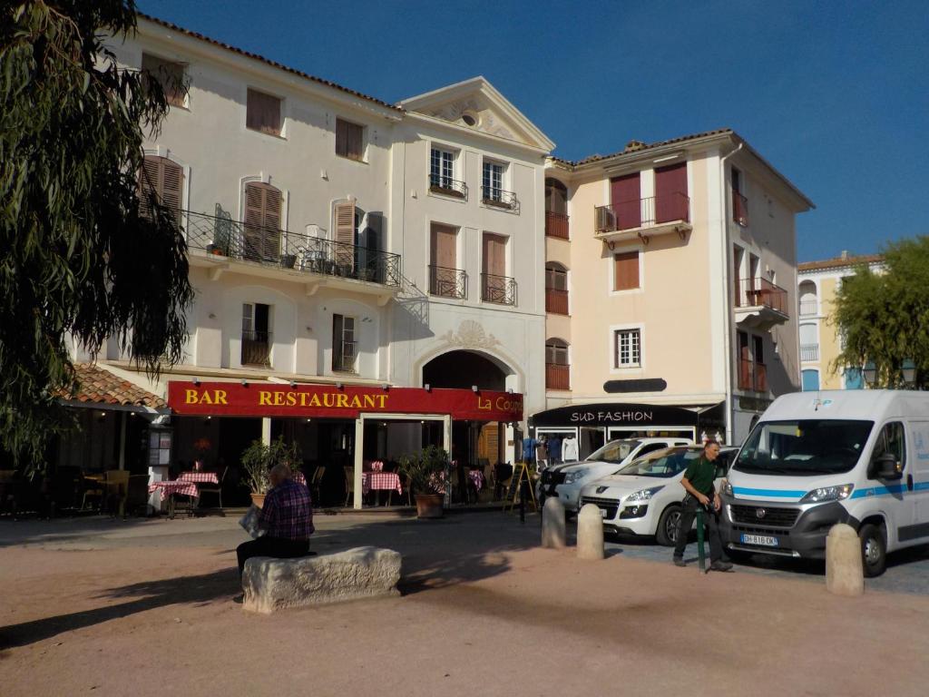 Appartement apart Port Grimaud Marché last floor 14 place du Marche, 83310 Grimaud