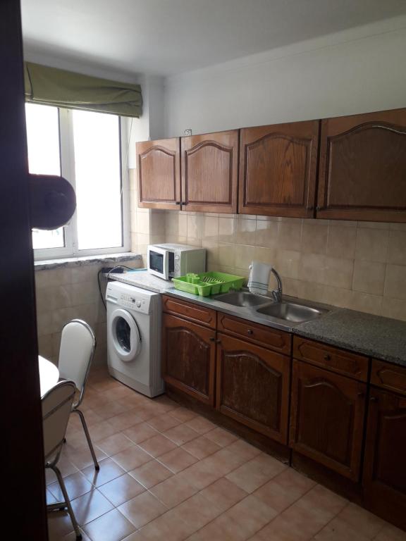 Appartement Apartamento 300 metros do SANTUÁRIO DE FÁTIMA T4 Rua Nossa Senhora das Vitórias, 2495-421 Fátima