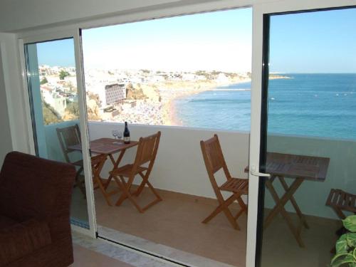 Appartement Apartamento a 10 metros da praia de Albufeira Rua Latino Coelho 2 Albufeira