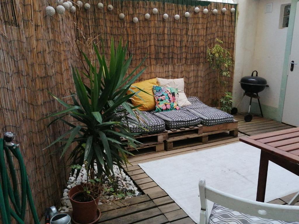 Appartement Apartamento encantador com pátio Rua Jacinto Nunes 18, r/c dto, 1170-189 Lisbonne