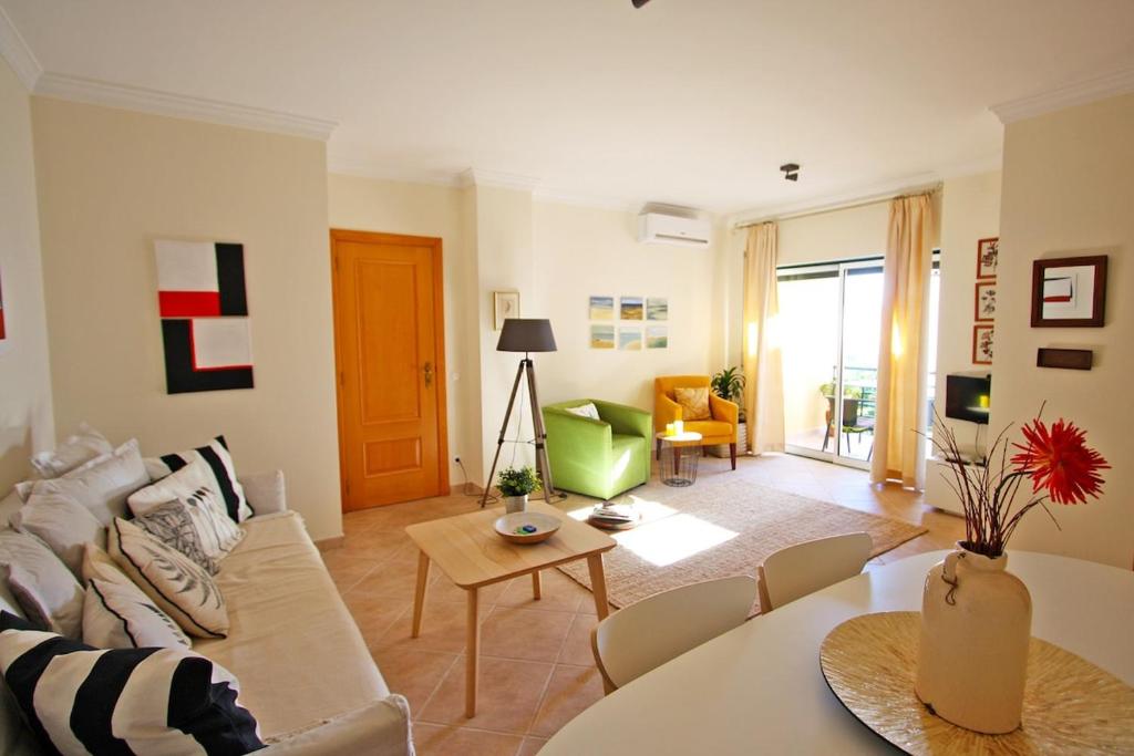 Appartement Apartamento Oliveira Rua Comandante Henrique Tenreiro, n 46, 8800-546 Santa Luzia