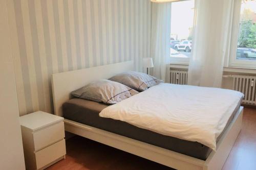 Appartement Apartment 120 qm -3 Schlafzimmer-2 Bäder- für 7 Gäste 18 Heesenstraße Düsseldorf