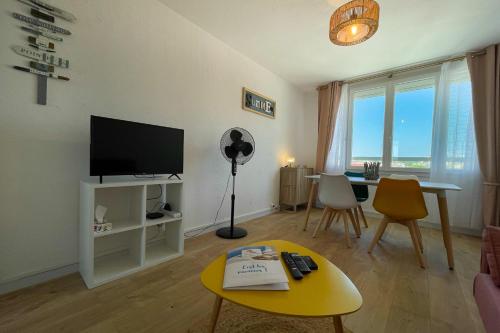 Appartement Apartment 4-5 people city center Saint-Raphaël near the beaches 35 rue joseph Pierrugues Résidence les Dahlias Saint-Raphaël