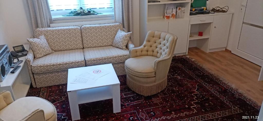 Appartement Apartment E1 - Gut ausgestattete 3-Zimmerwohnung 68 qm für 1-5 Personen 2xZZ 1xSC 1 Fichtachweg, 92655 Grafenwöhr