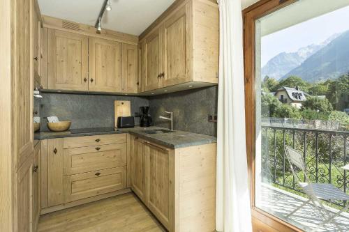 Appartement APARTMENT ENSA - Alpes Travel - Central Chamonix - Sleeps 4 107 Chemin René Payot Chamonix-Mont-Blanc