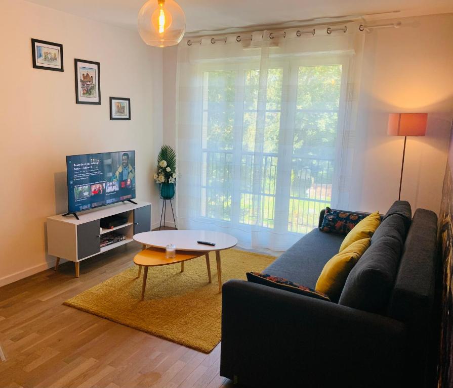 Appartement Apartment Five Stars Private Parking 25 MN to Paris 5 Rue d'Yerres, 91330 Yerres