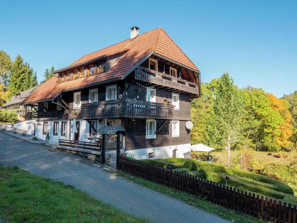 Appartement Apartment for 2 adults and 2 children near a ski resort in the Black Forest , 79875 Dachsberg im Schwarzwald