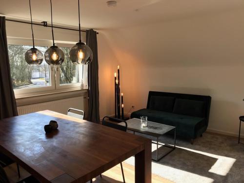 Appartement Apartment Frankfurt, top renoviert, 65qm DG 80 Buchholzstraße Bergisch Gladbach