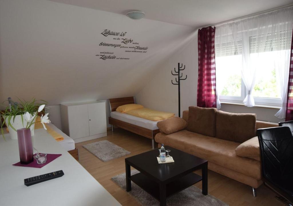 Appartements Apartment Hotel Alena 82 Bahnhofstraße, 70794 Leura