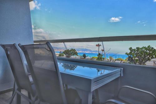 Apartment hotel Luxe vue mer à 100 mètres des plages étage 8 Villeneuve-Loubet france