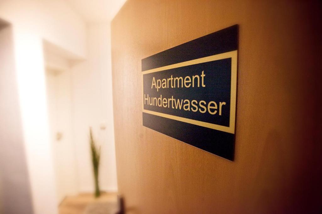 Appartement Apartment Hundertwasser Stauffenbergallee 12, 1. Etage Rechts, 99086 Erfurt