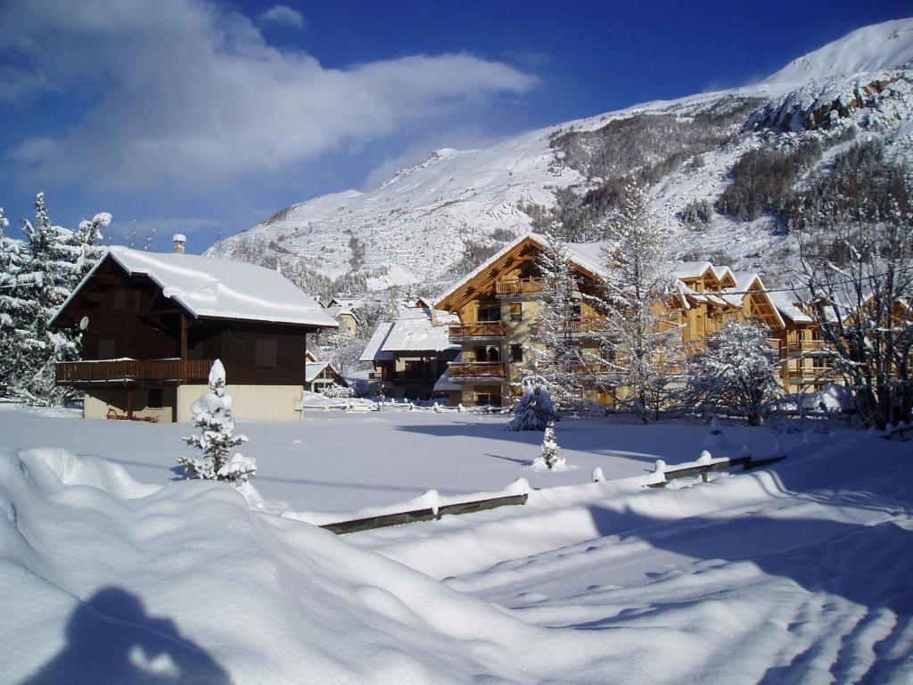 Appartement Apartment in Chalet Chamoissiere 270 Route des Bains, 05220 Le Monêtier-les-Bains