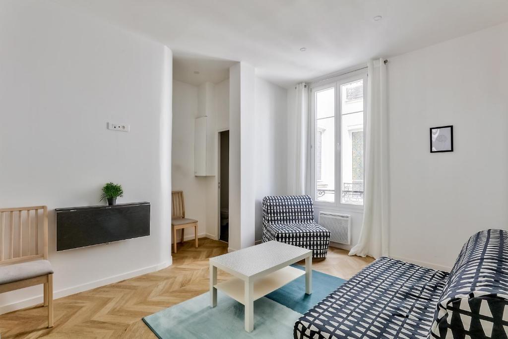 Appartement Apartment in front of Gare de Lyon next to Bastille 36 Avenue daumesnil, 75012 Paris