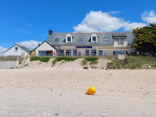 Appartement Apartment in top location, sea view, direct access to the beach, Plonévez-Porzay  Plonévez-Porzay