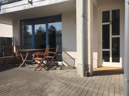 Appartement Apartment-Koeln-Bonn, Ihr Zuhause auf Zeit. 39 Auf dem Galberg Wesseling