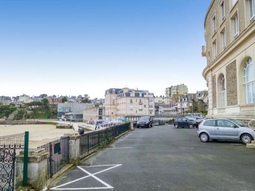 Appartement Apartment La Plage 2  Dinard