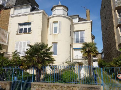 Appartement Apartment Le Beauvoir Rose  Dinard