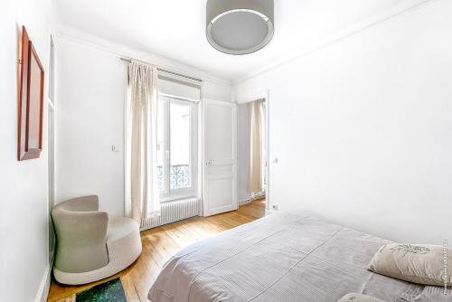 Apartment Montmartre Custine Paris france