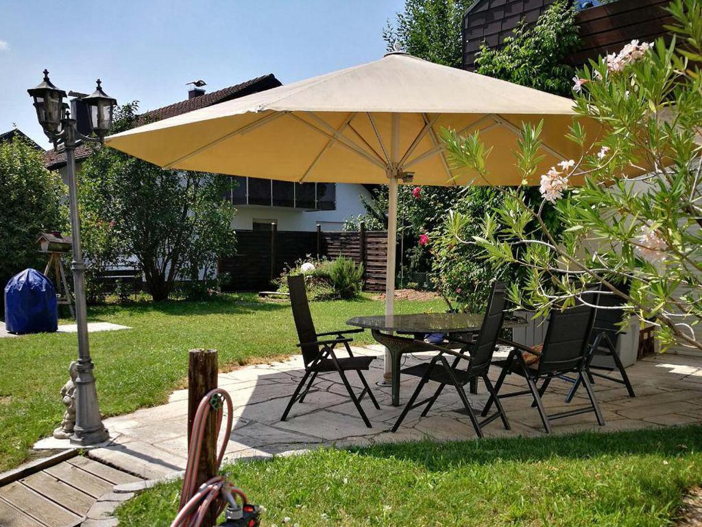 Appartement Apartment Muggensturm am Badesee Vogesenstr. 118, 76461 Muggensturm