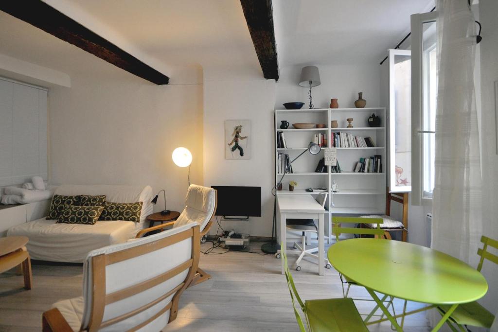 Appartement Apartment Near The Old Port 13 Rue du Refuge, 13002 Marseille