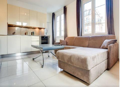 Apartment Notre Dame Bright Paris france