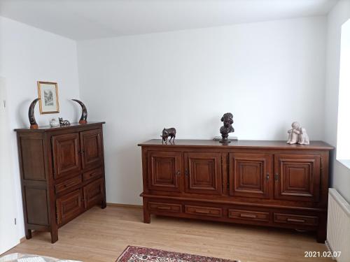 Apartment O3 - Gehobene 6-Zimmer Wohnung 175qm für 1-7 Personen 2x DZ 3x EZ Grafenwöhr allemagne