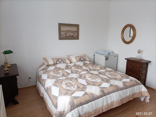 Appartement Apartment O3 - Gehobene 6-Zimmer Wohnung 175qm für 1-7 Personen 2x DZ 3x EZ 1 Fichtachweg Grafenwöhr