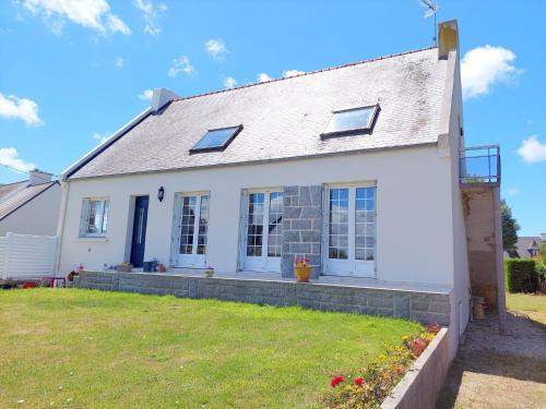 Apartment on the first floor with independent entrance, Ploudalmézeau Ploudalmézeau france