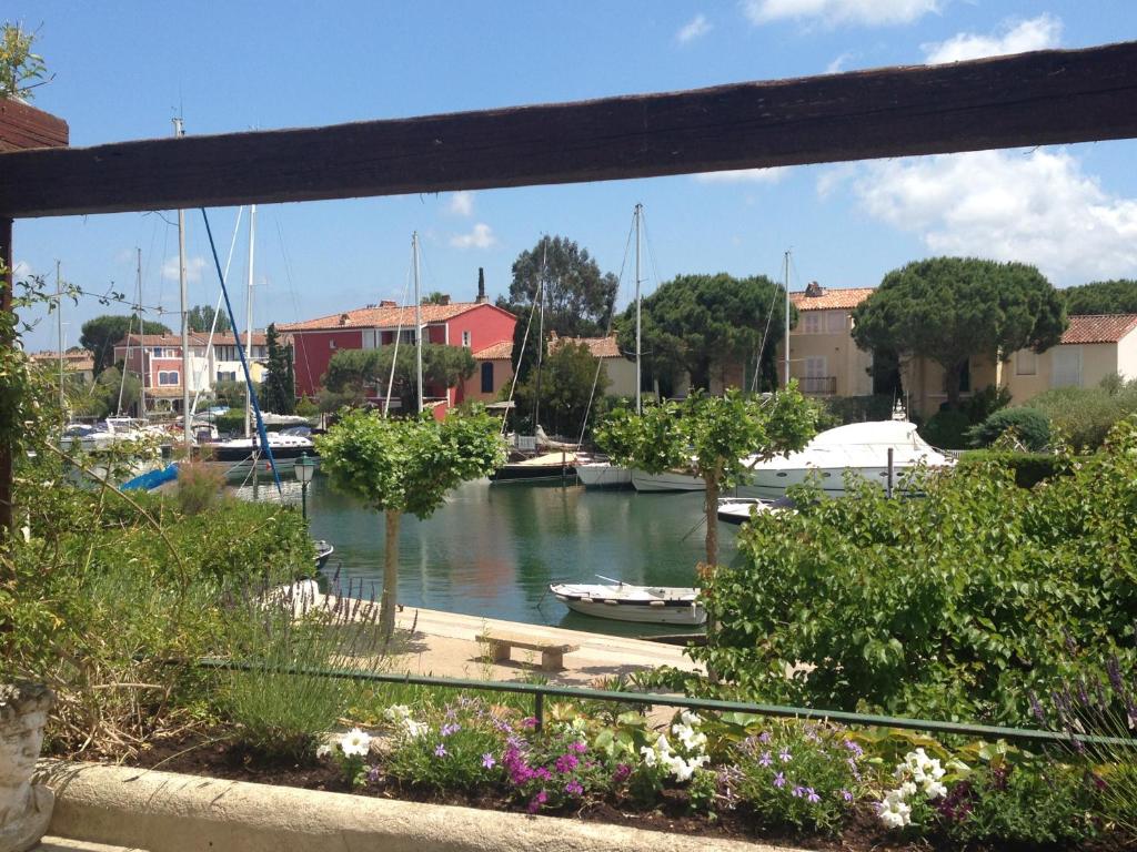 Appartement Apartment Port Grimaud Place Francois Spoerry 4, 83310 Grimaud