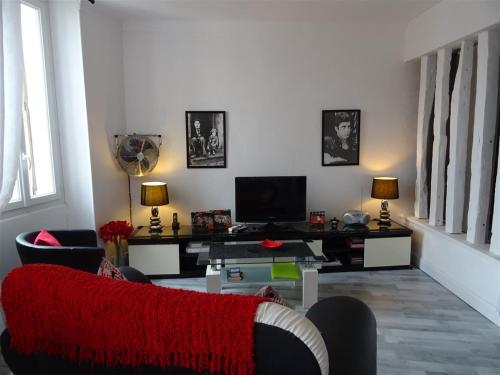 Apartment Rue St Antoine Cannes france