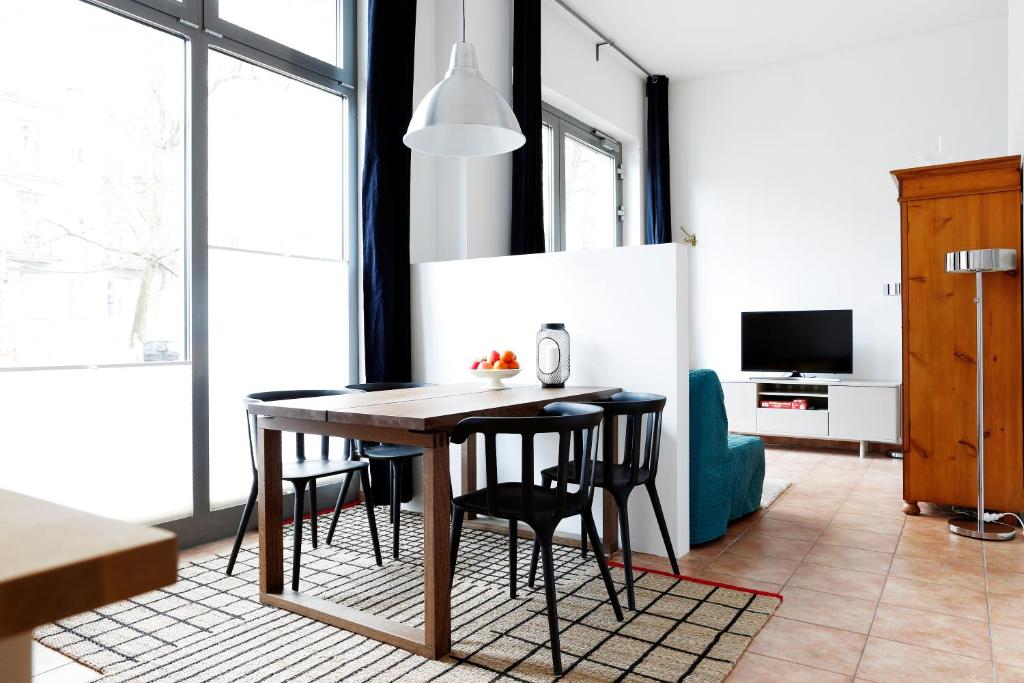 Appartement Apartment SWINE in Mitte - Cozy Family & Business Flair welcomes you - Rockchair Apartments Swinemünder Straße 108, 10435 Berlin